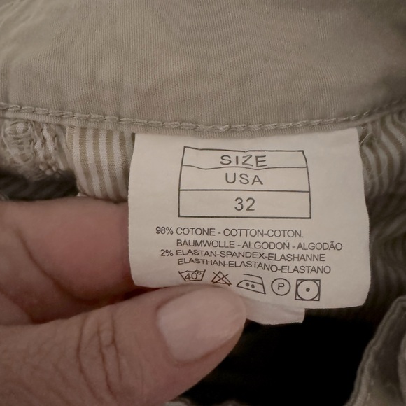 Men's slim cut chinos in lightweight cotton. Light tan. Size 32. From France. - Picture 4 of 4